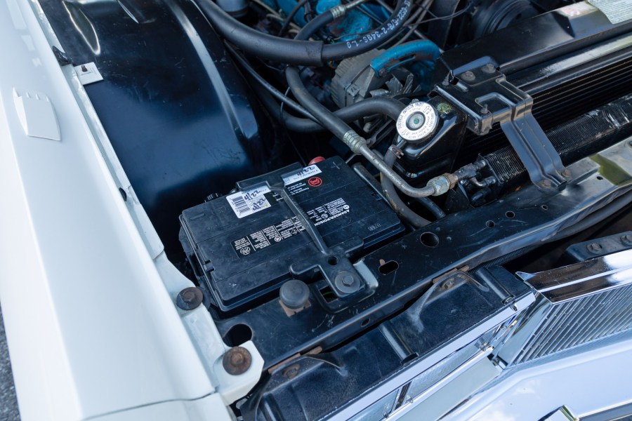 1977 Cadillac Eldorado engine bay 01