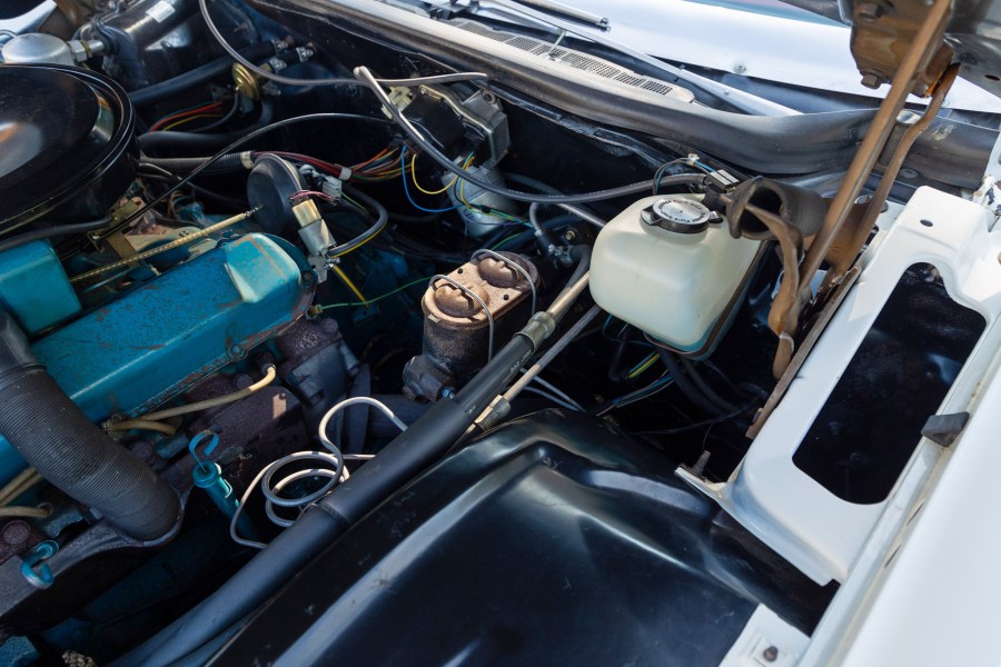 1977 Cadillac Eldorado engine bay 02