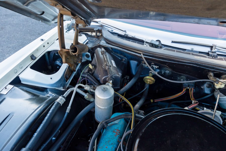 1977 Cadillac Eldorado engine bay 07