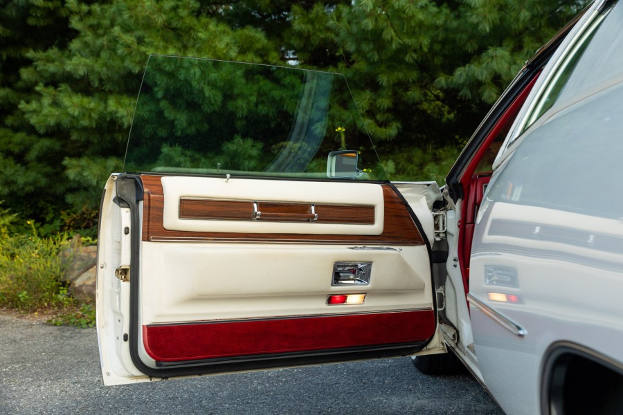 1977 Cadillac Eldorado exterior 01